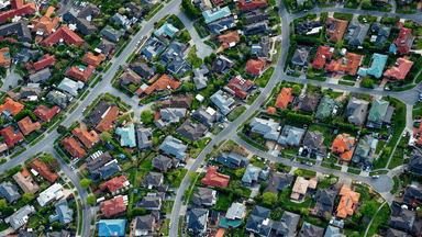 Victorian Greens push to ban street auctions statewide