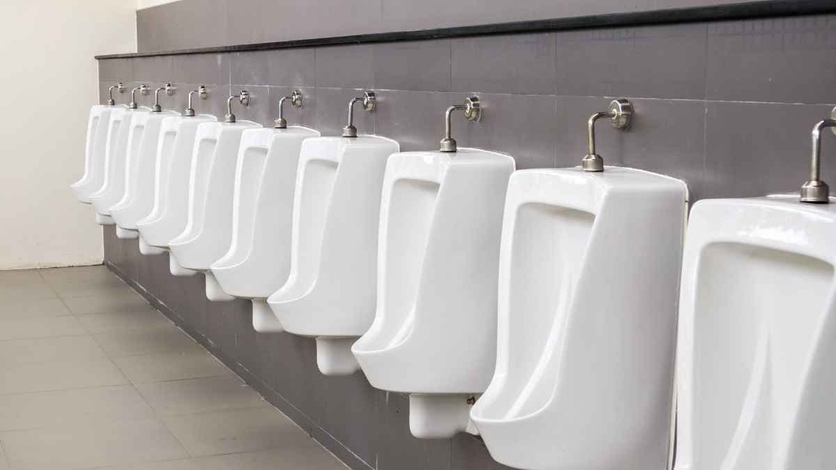 A quarter of Aussie men don’t wash their hands after peeing