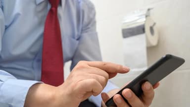 Scrolling on the toilet could increase risks of haemorrhoids