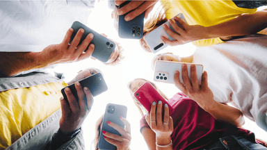 Report shows 7 in 10 young Aussies struggle to find relevant news