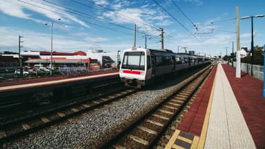 WA Government pledges $2.80 cap on public transport fares