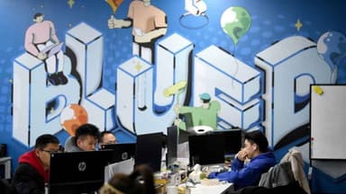 The Chinese Govt has taken down two gay dating apps