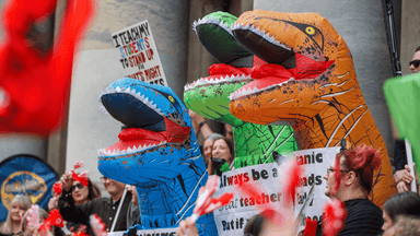 South Australia teachers strike leaving hundreds of schools closed