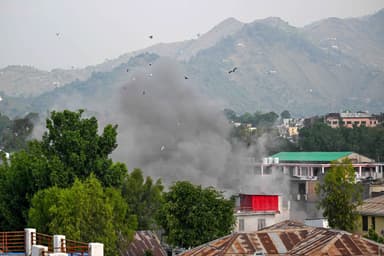India and Pakistan negotiate a ceasefire, led by U.S.