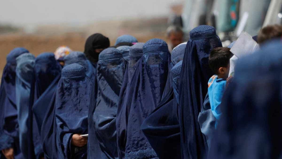 Taliban bans women from speaking in public