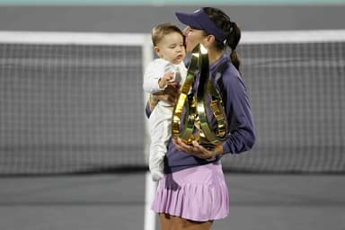Female tennis pros to get paid parental leave