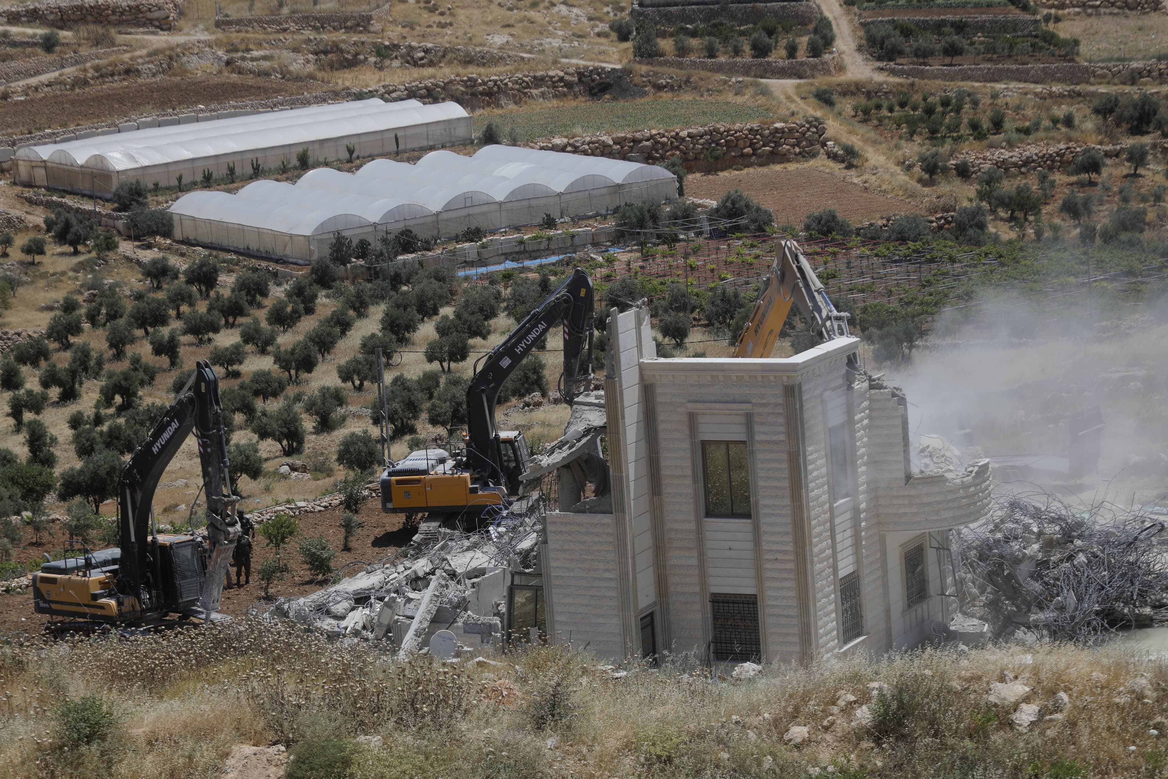 Australia issues sanctions over settler violence in West Bank