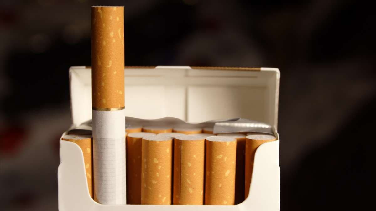 How much tax should Australians pay on cigarettes?
