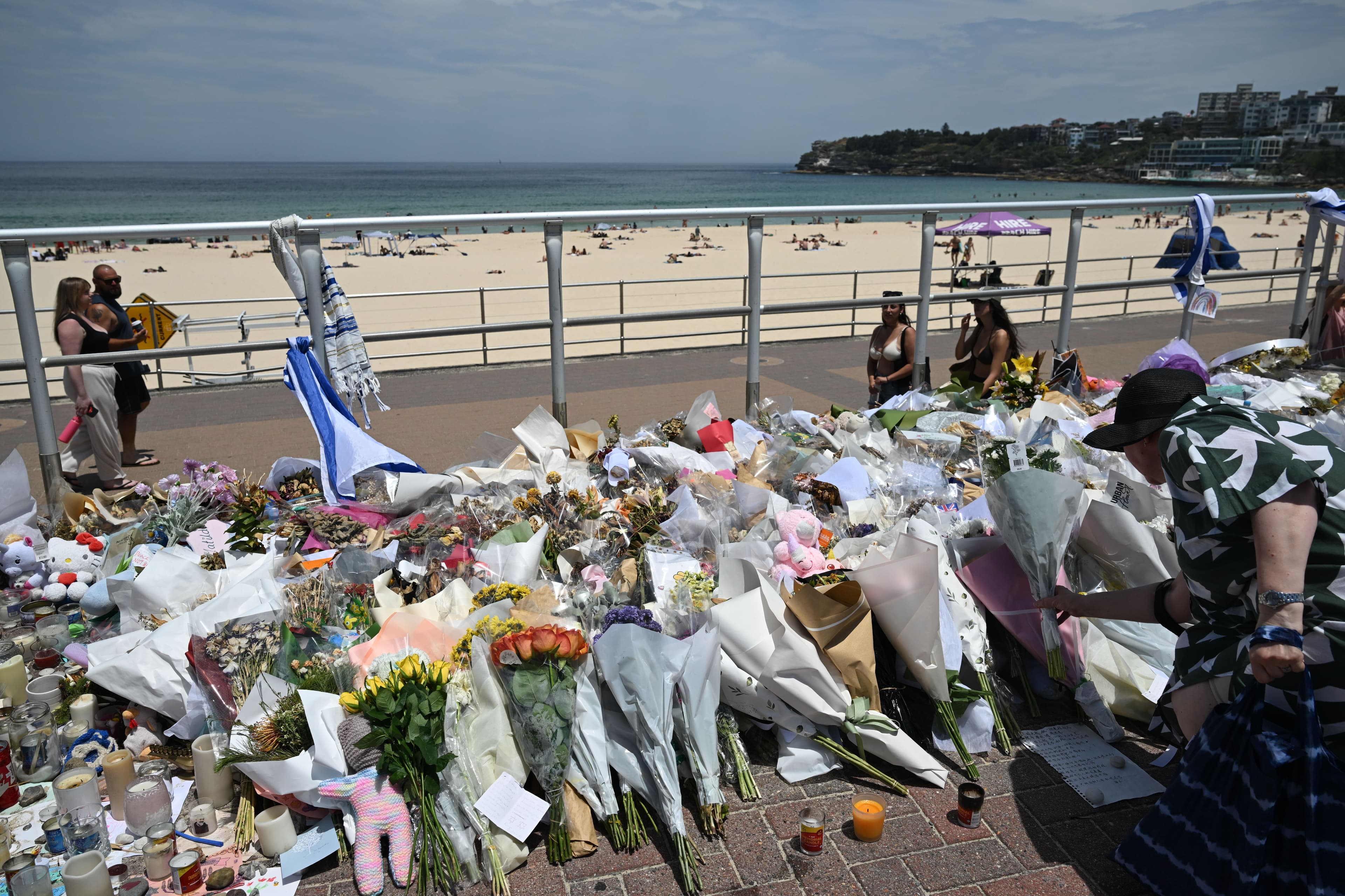 Names of alleged Bondi terrorists’ family can be published