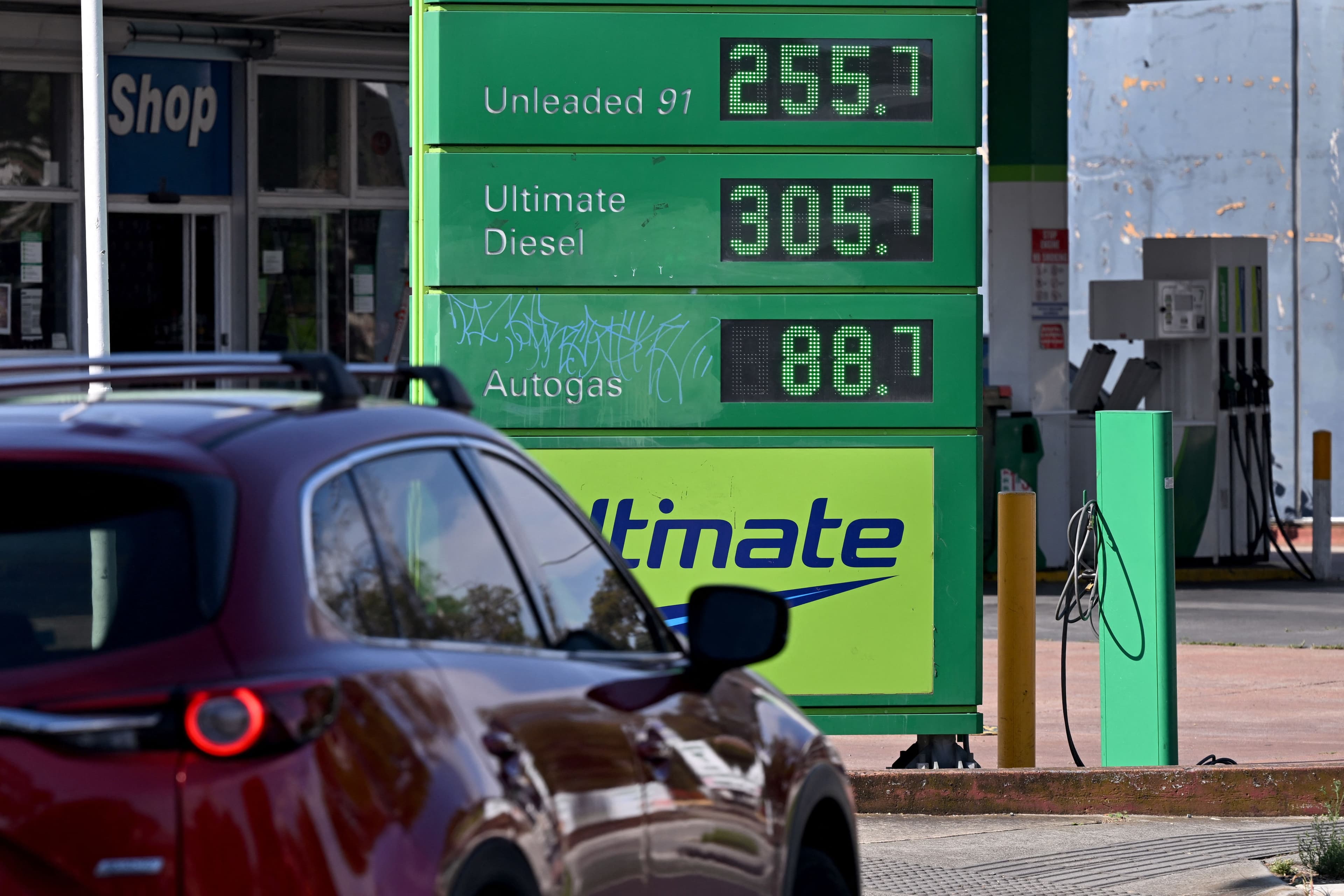Experts answer your petrol prices and fuel supply questions