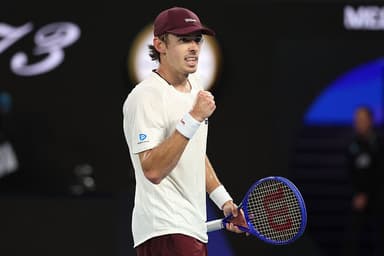De Minaur becomes first Aussie man in top five since 2009